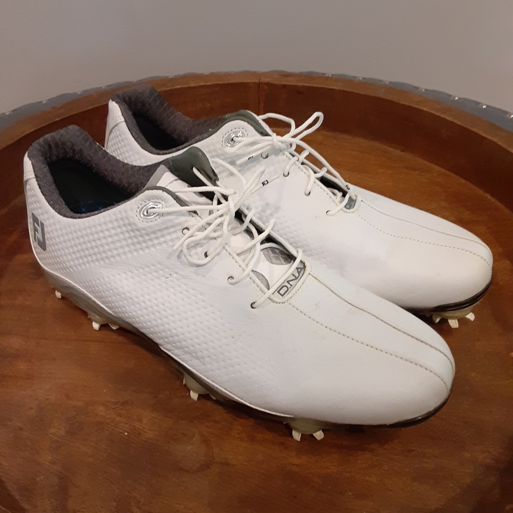 Men's Size 9 (US) FootJoy DNA Golf Spikes